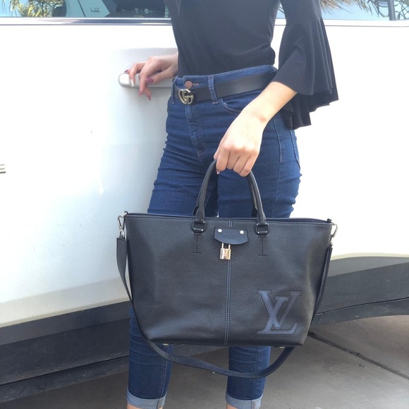 Louis Vuitton Handbags - Rare♥️ Louis Vuitton City leather shoulder…
